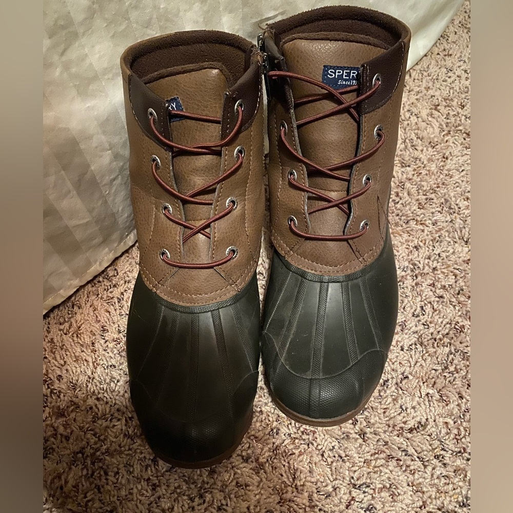 Women’s Sperry boots. Black. Size 10.